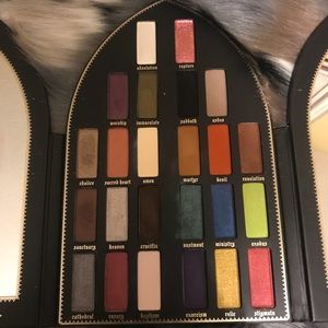 Kat von D saint and sinner palette